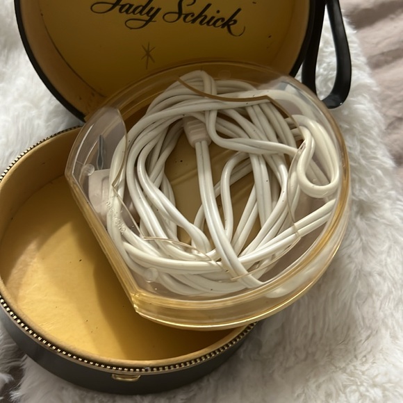 Vintage Lady Schick Razor. - Picture 7 of 12